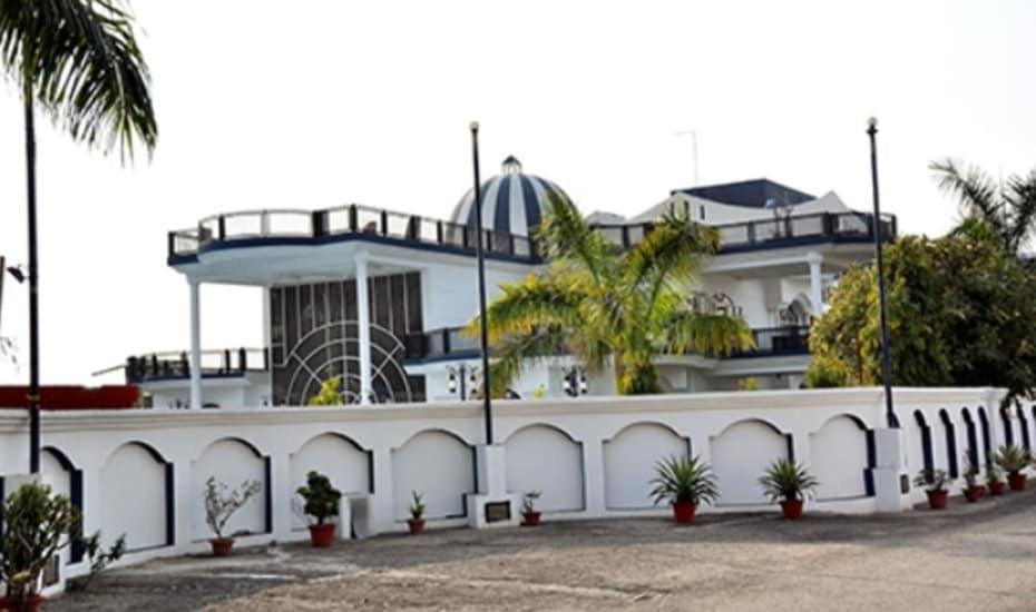 Hotel Mukund Madhav Royals Lucknow Exterior foto